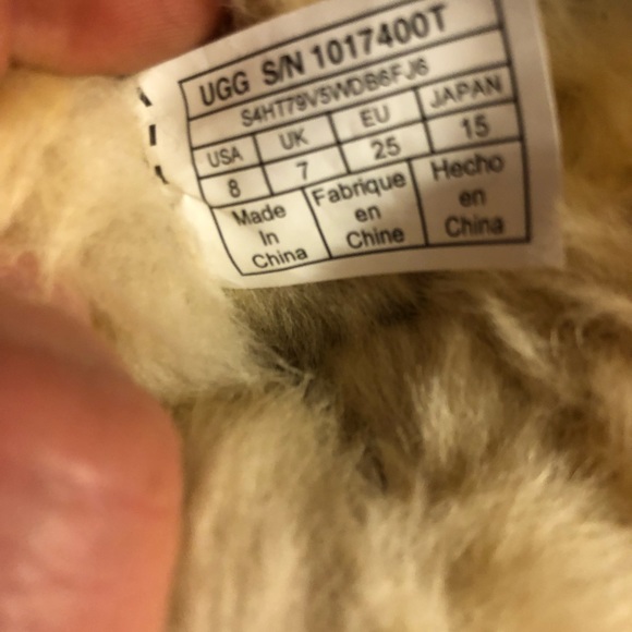 Ugg Bailey Buttonii kids NWOT - Picture 6 of 6